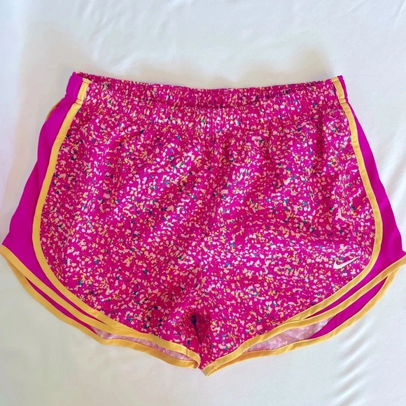 Nike Large Women’s Dri Fit Tempo Shorts - Picture 1 of 9